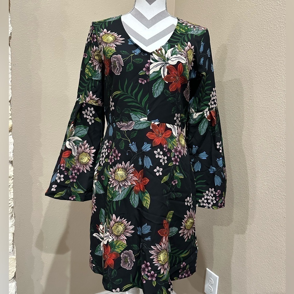 MOTIVI Women’s Floral Mini(Made in Italy), EUC!